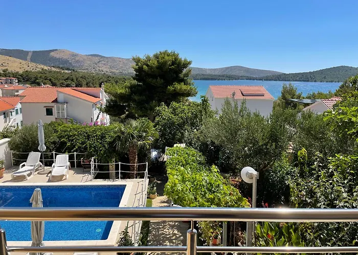 Apartments Villa Ra